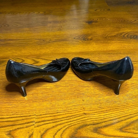 🌷 Candie’s 🌷 Black Patent Heel Bow Tie Pumps - Picture 6 of 8